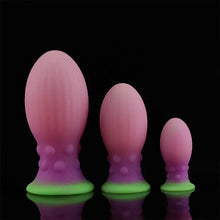 Load image into Gallery viewer, Luminous Huge Anal Plug With Suction Cup